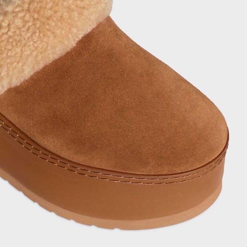 CELINE DANA MULE COMPENSÉE EN CUIR DE VEAU VELOURS ET SHEARLING - COGNAC -  - 1 | CELINE