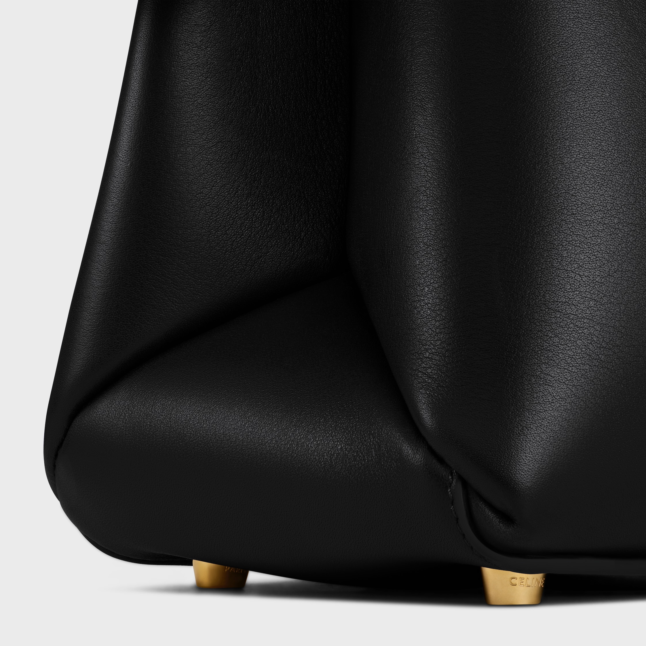ハンドバッグ Celine Medium Aucourt 16 Soft In Natural Calfskin CELINE - Medium Aucourt 16 Soft In Supple Grained Calfskin