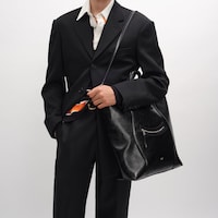 BOLSO CABAS LUGGAGE VERTICAL DE PIEL DE BECERRO BRILLANTE - NEGRO - REGALOS PARA ÉL - 2 | CELINE